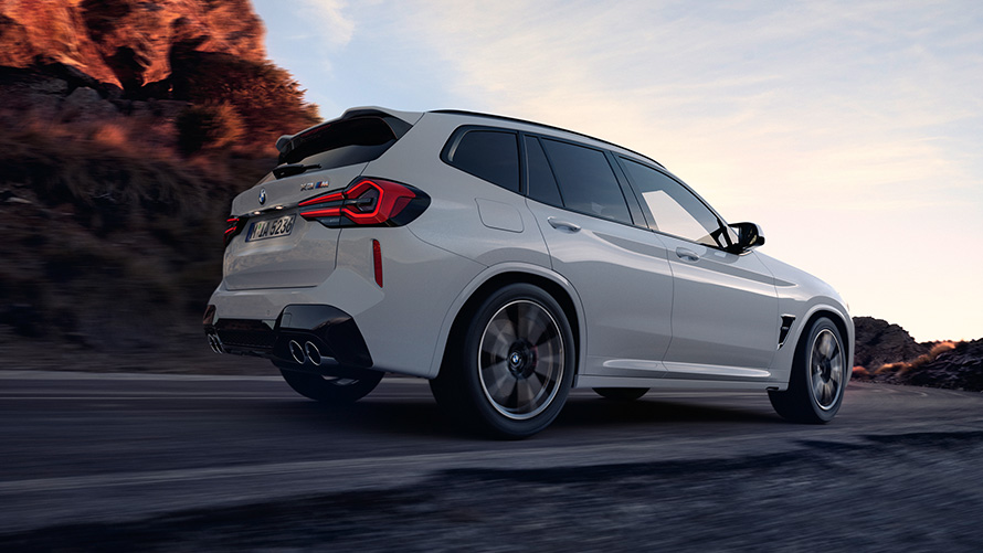 BMW X3 M F97 LCI Facelift 2021 Alpine White lateral side view low angle shot